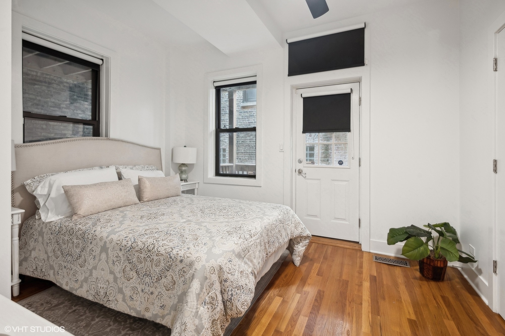 1952 W Byron Street Unit: 1