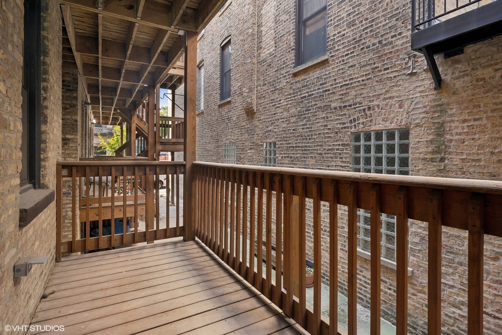 1952 W Byron Street Unit: 1