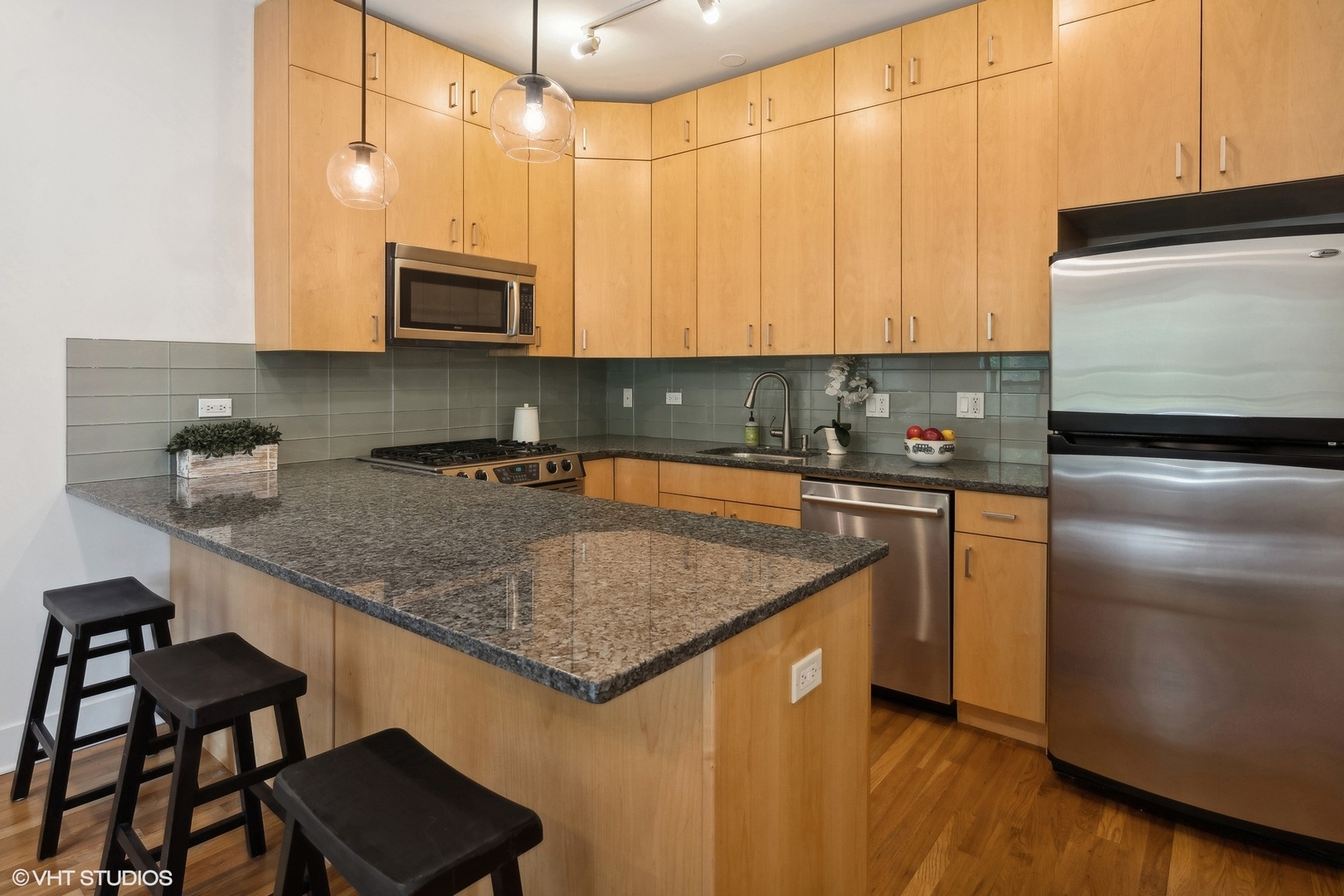 1952 W Byron Street Unit: 1