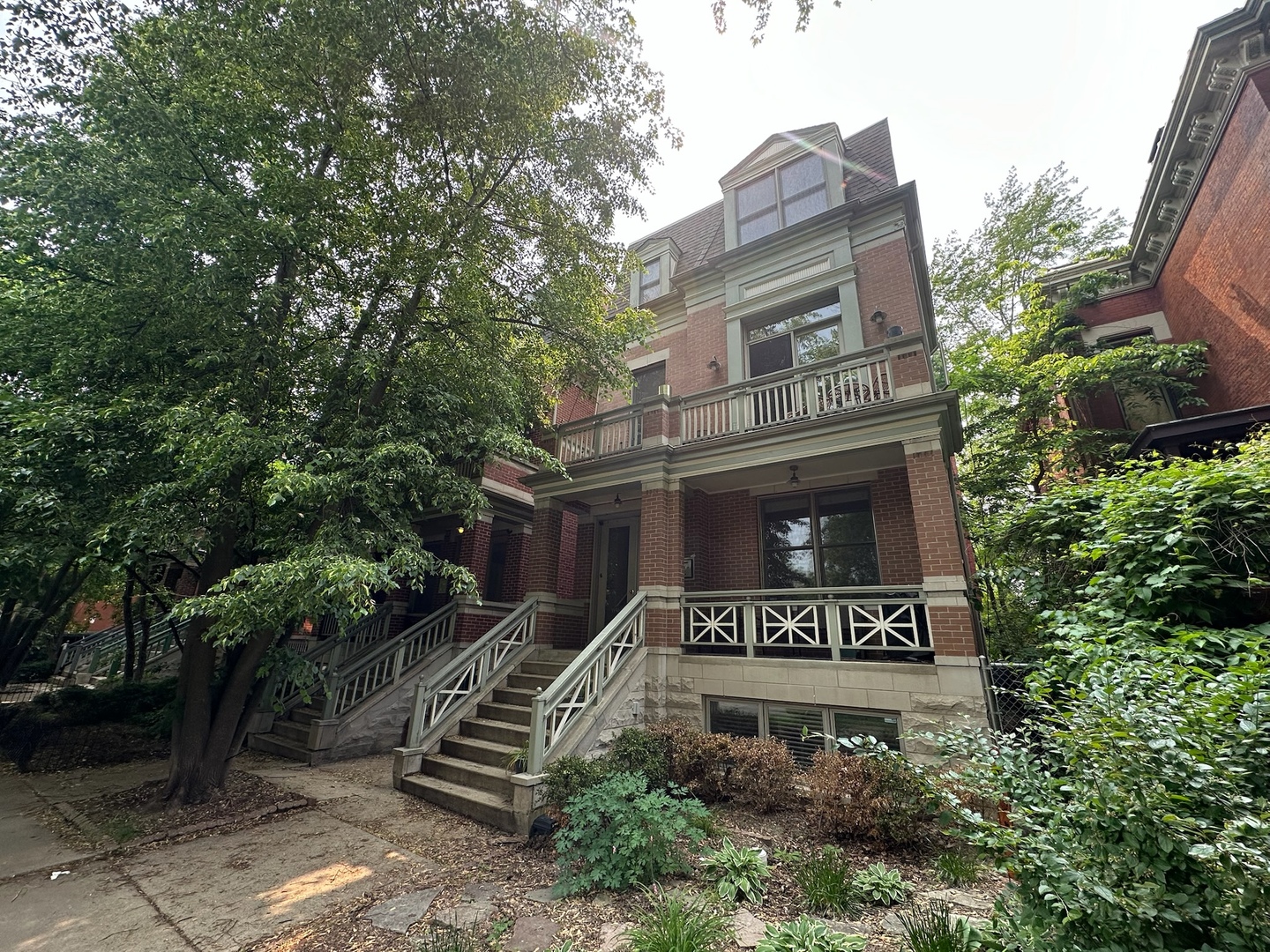1550 N HOYNE Avenue Unit: 3