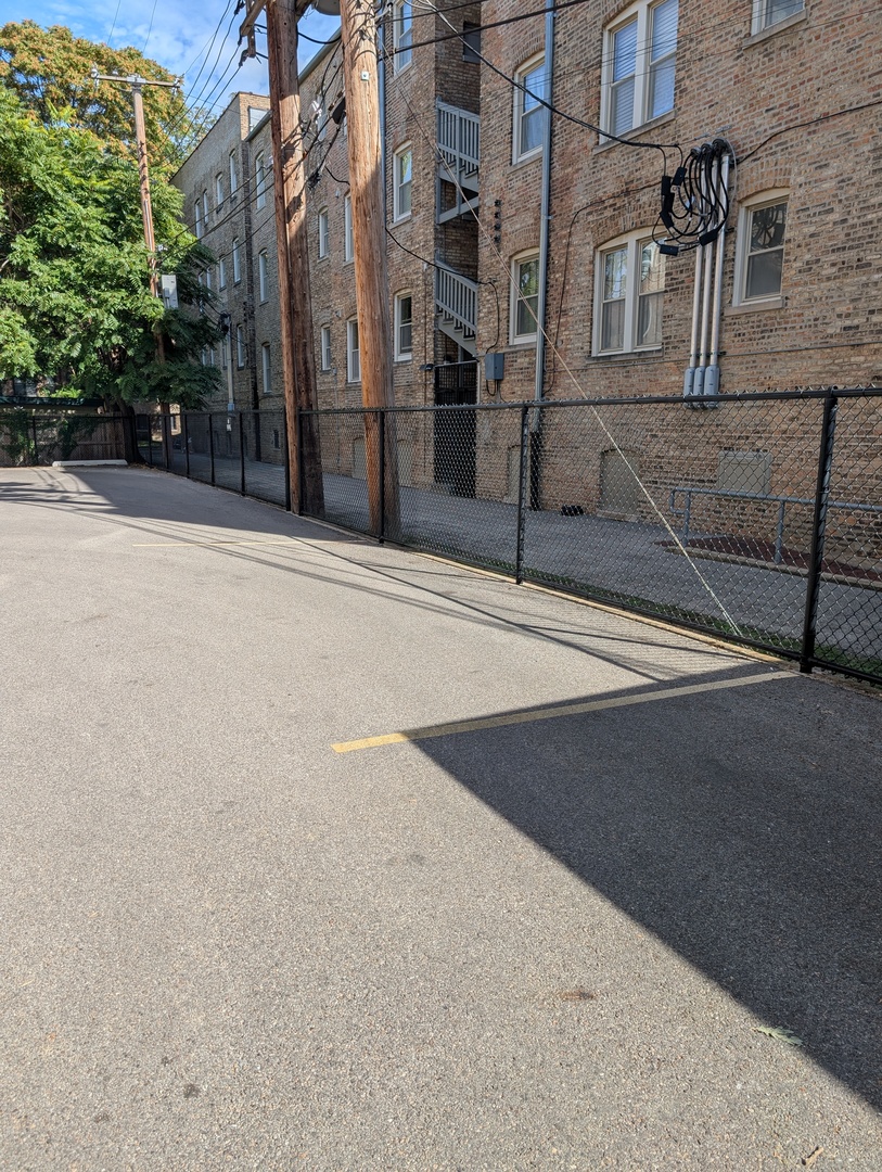222 N Grove Avenue Unit: 2D
