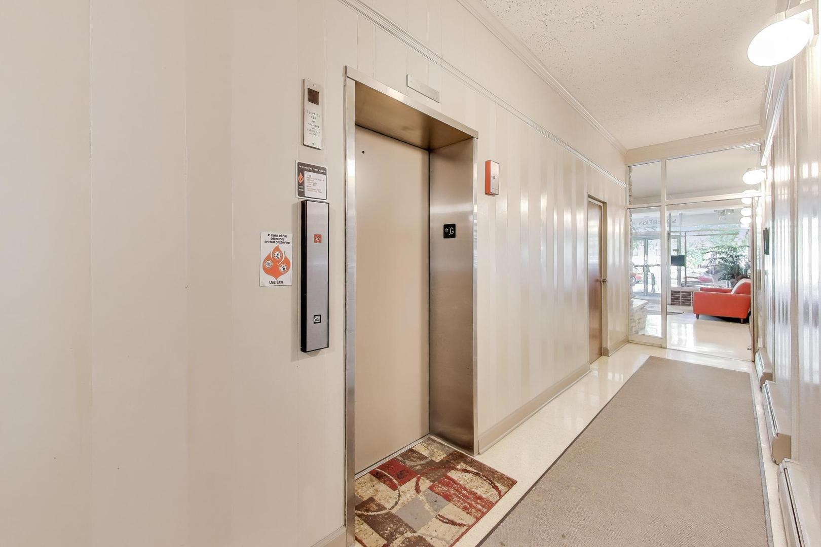 222 N Grove Avenue Unit: 2D