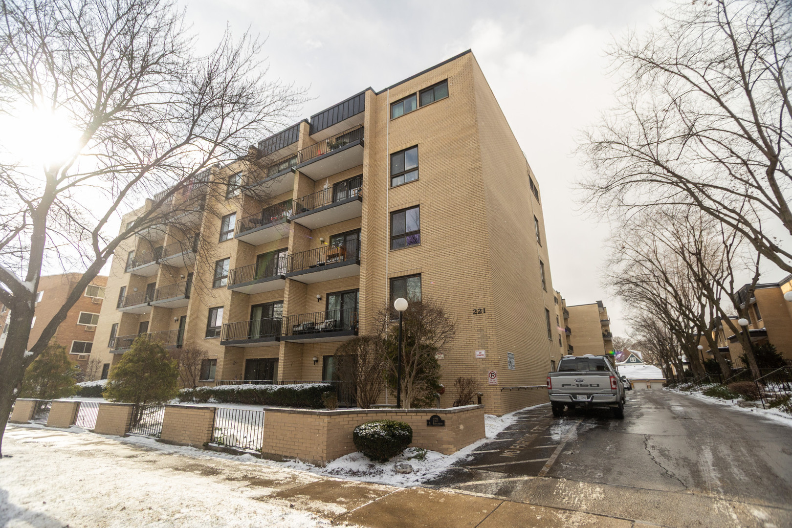 221 N Kenilworth Avenue Unit: 109