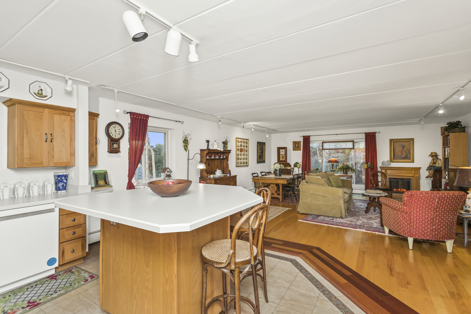 224 S OAK PARK Avenue Unit: 4B
