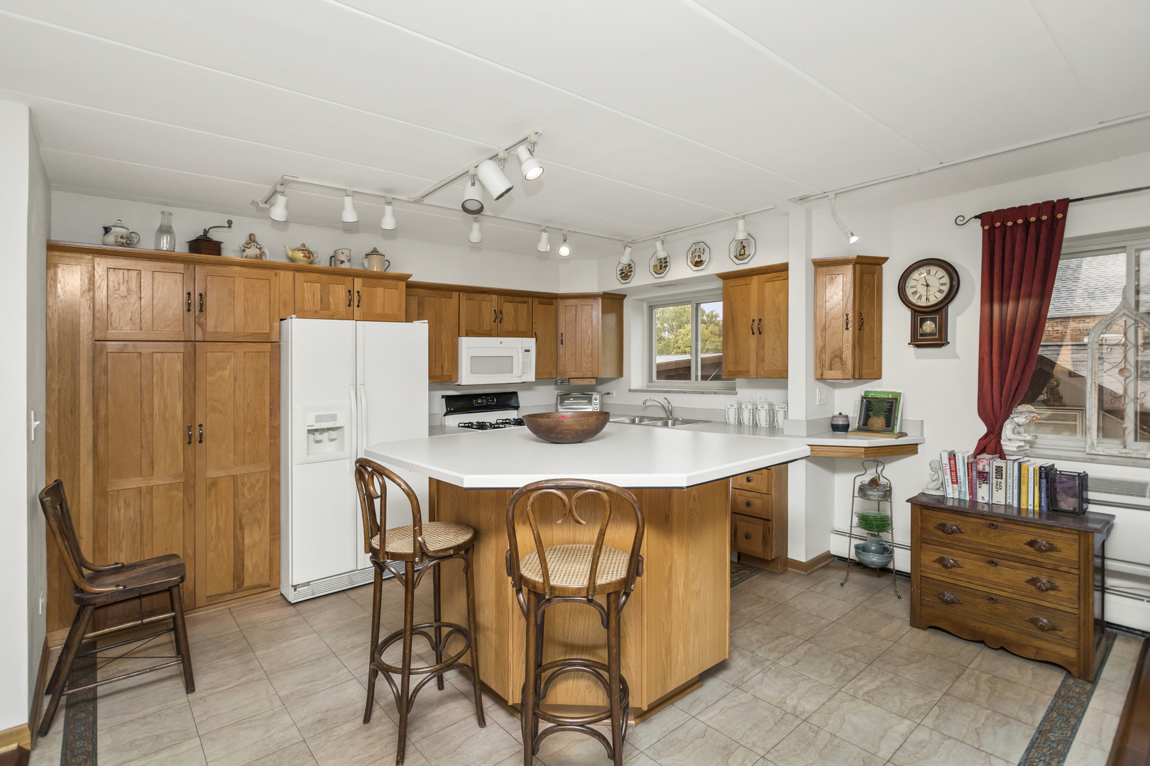 224 S OAK PARK Avenue Unit: 4B
