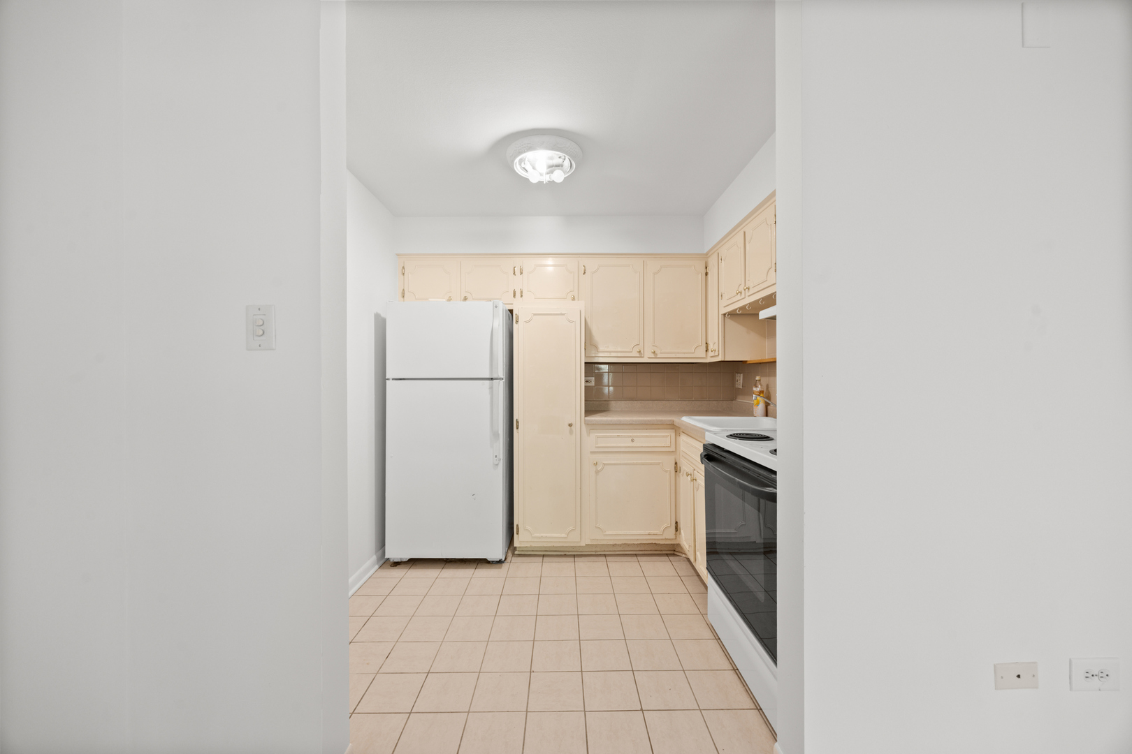 135 S KENILWORTH Avenue Unit: 10
