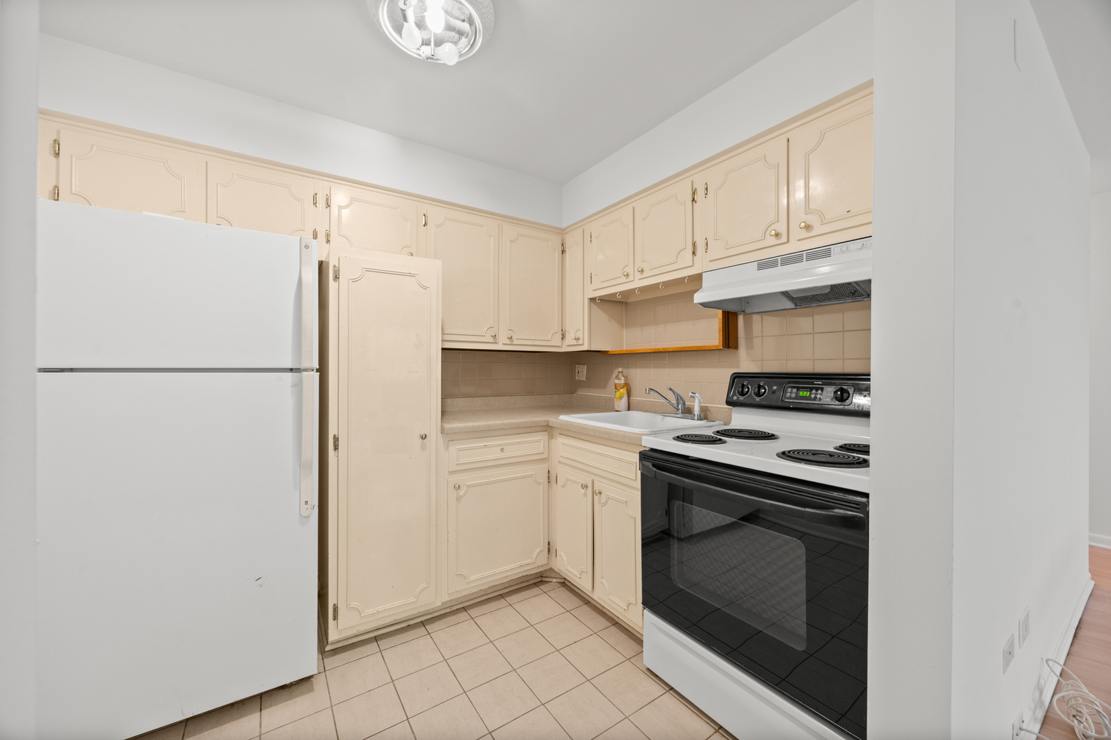 135 S KENILWORTH Avenue Unit: 10