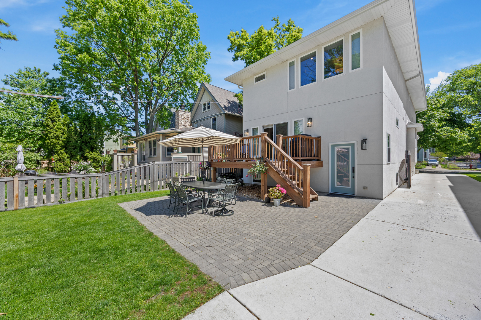 527 Woodbine Avenue