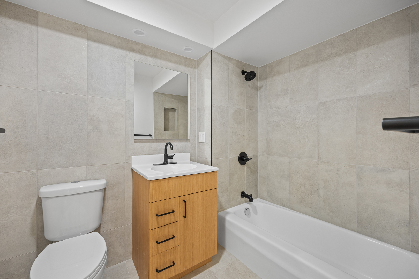 415 S LOMBARD Avenue Unit: 304