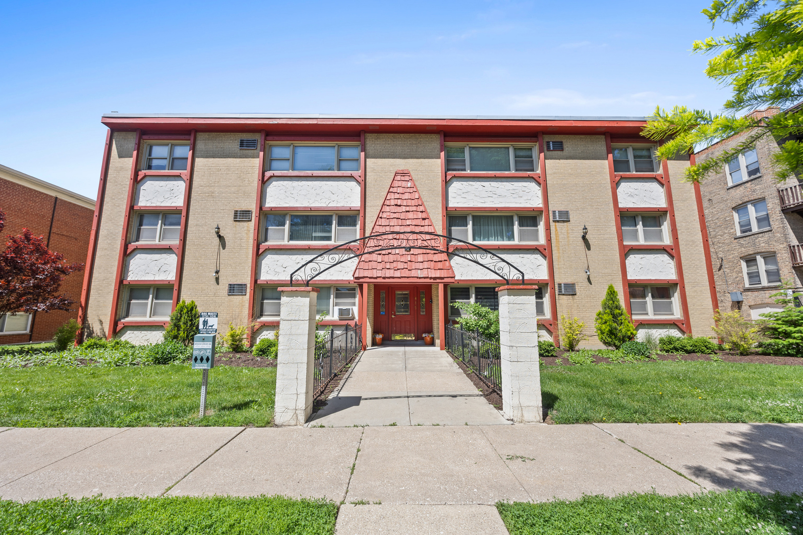 415 S LOMBARD Avenue Unit: 304