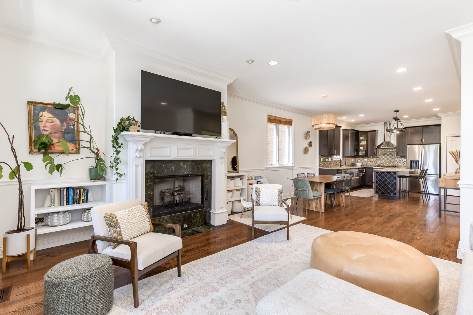 3252 N California Avenue Unit: 1