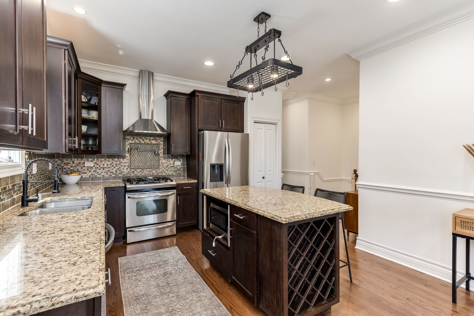 3252 N California Avenue Unit: 1