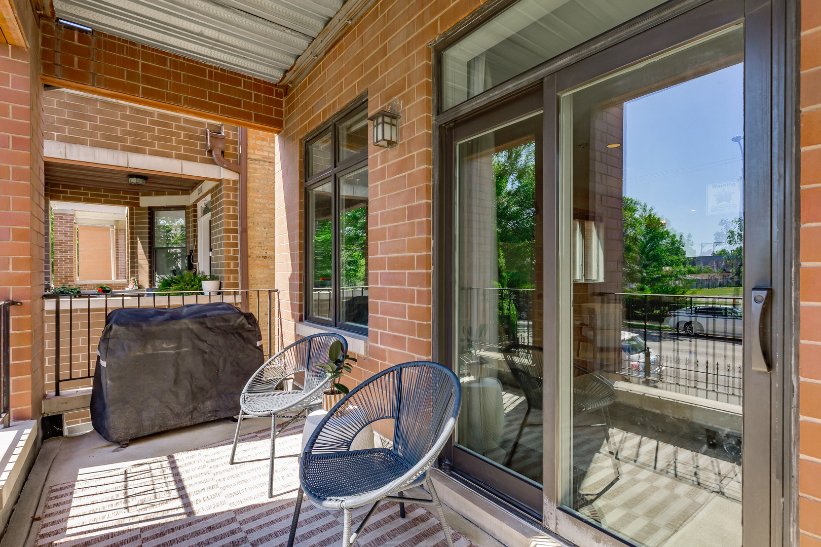 3252 N California Avenue Unit: 1
