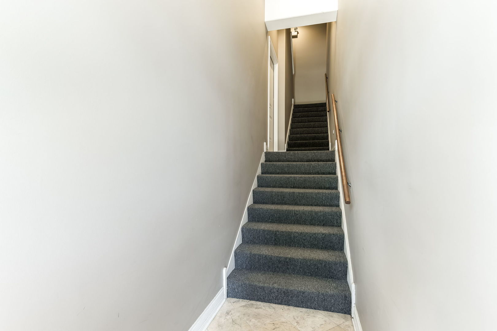 3252 N California Avenue Unit: 1