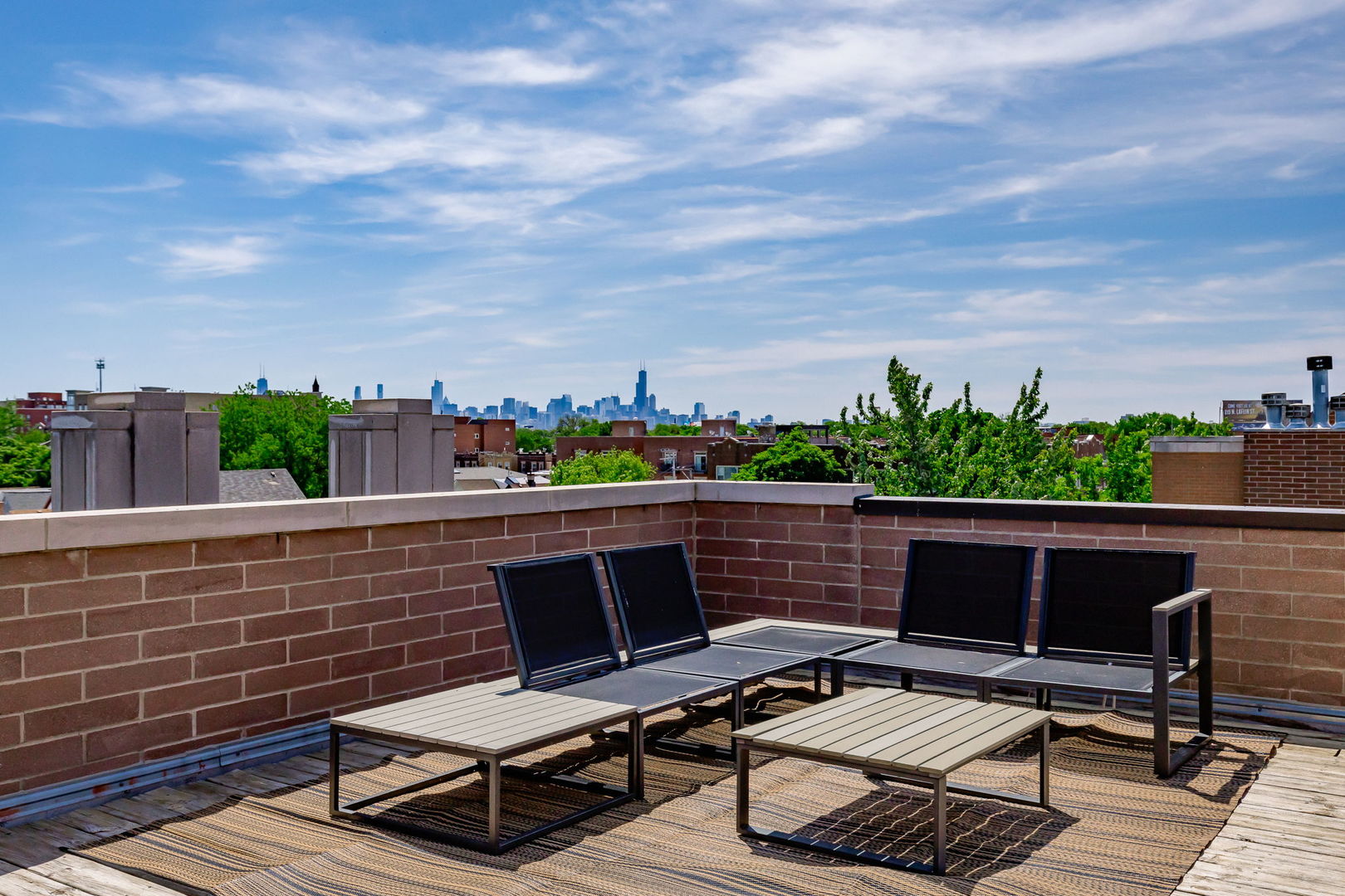 3252 N California Avenue Unit: 1