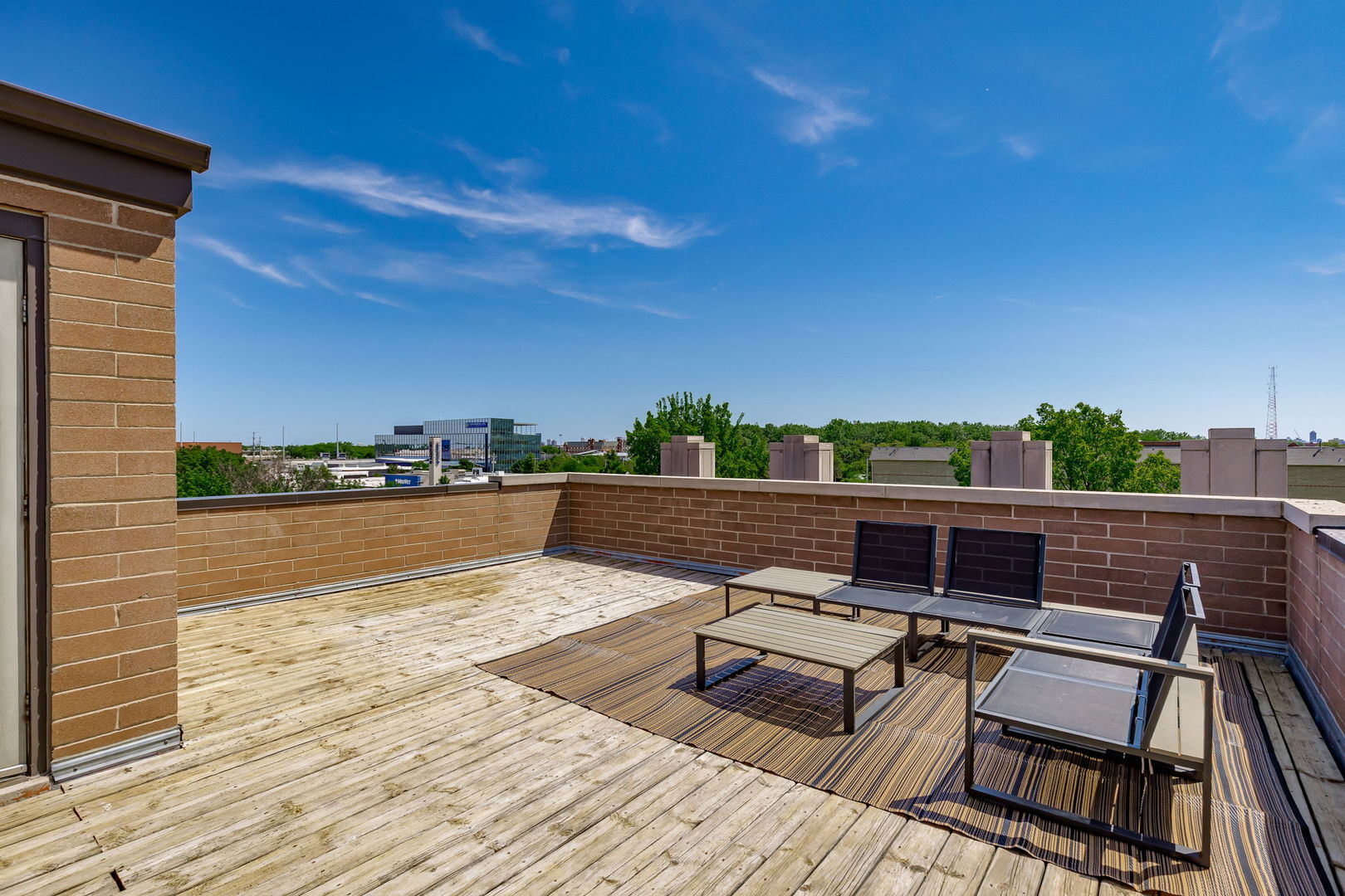 3252 N California Avenue Unit: 1