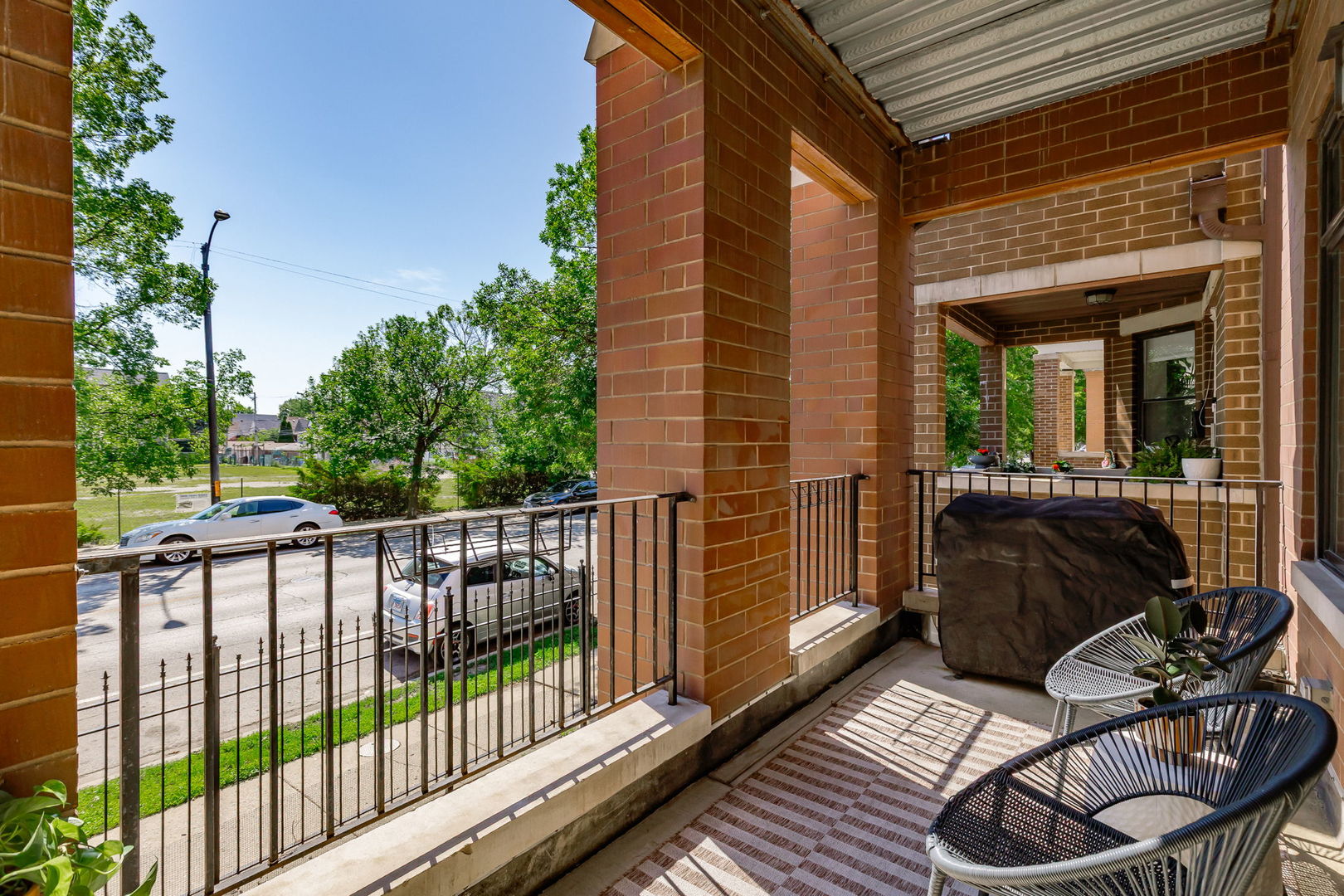 3252 N California Avenue Unit: 1