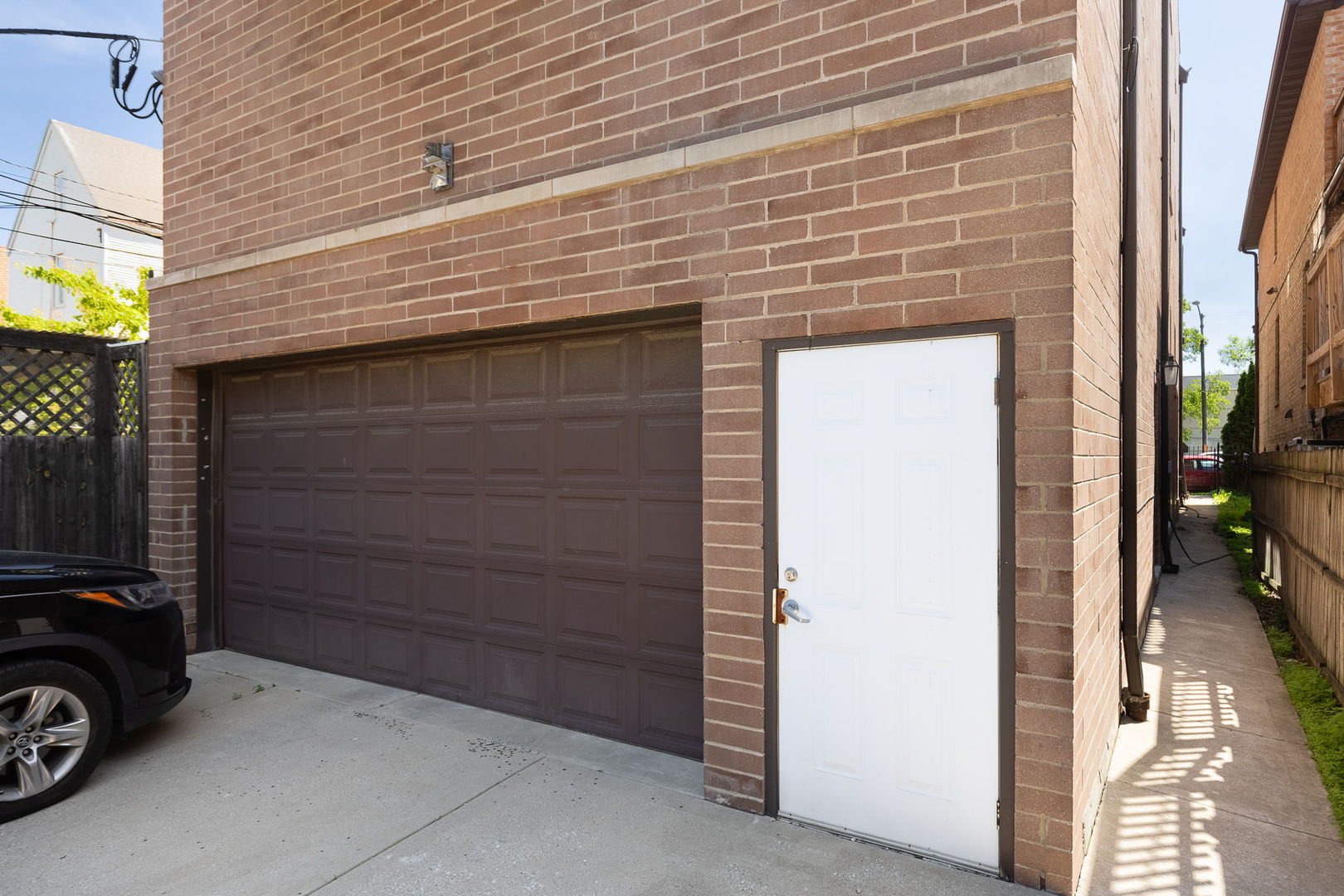 3252 N California Avenue Unit: 1