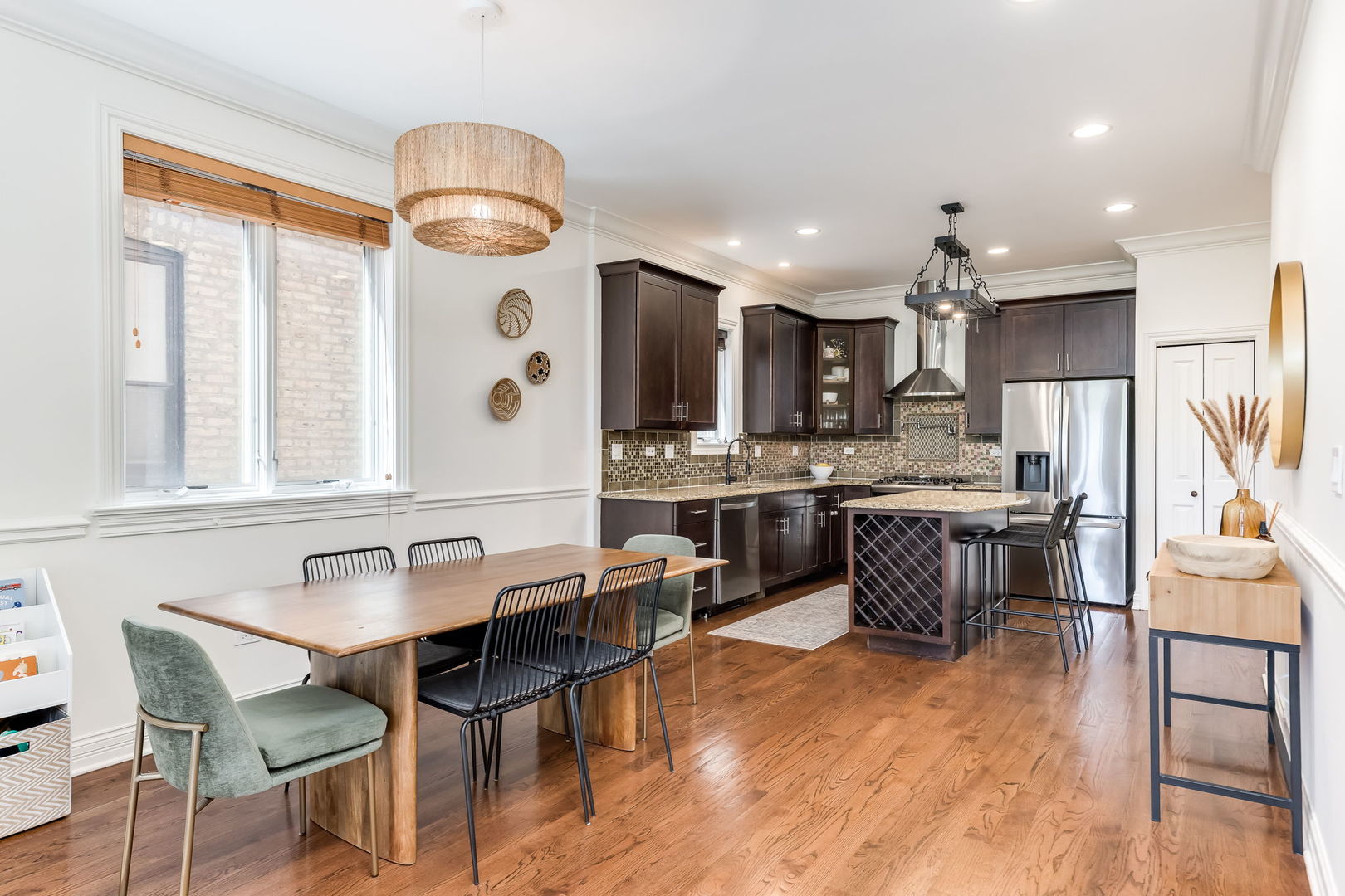3252 N California Avenue Unit: 1