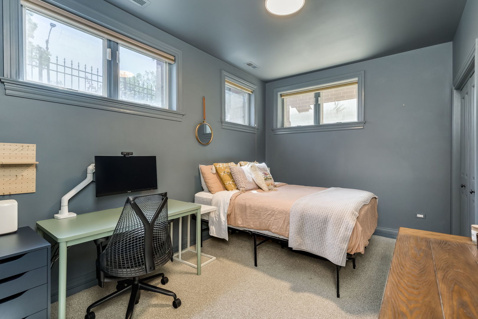 3252 N California Avenue Unit: 1