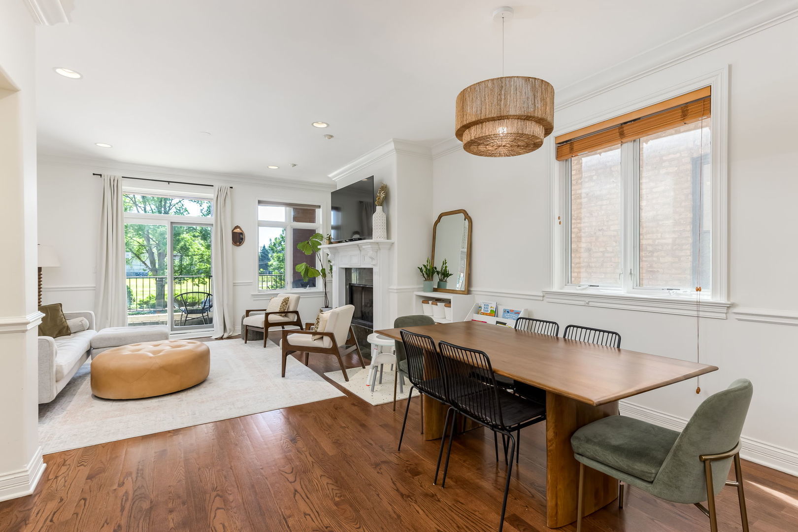 3252 N California Avenue Unit: 1