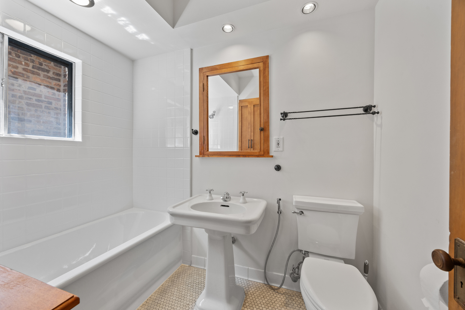 177 Linden Avenue Unit: 3