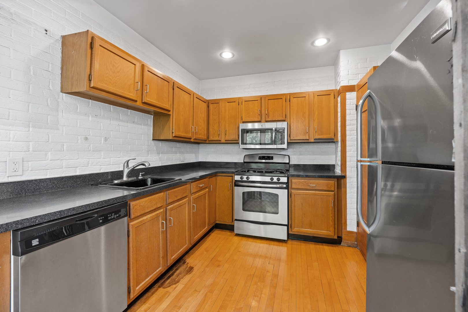 177 Linden Avenue Unit: 3