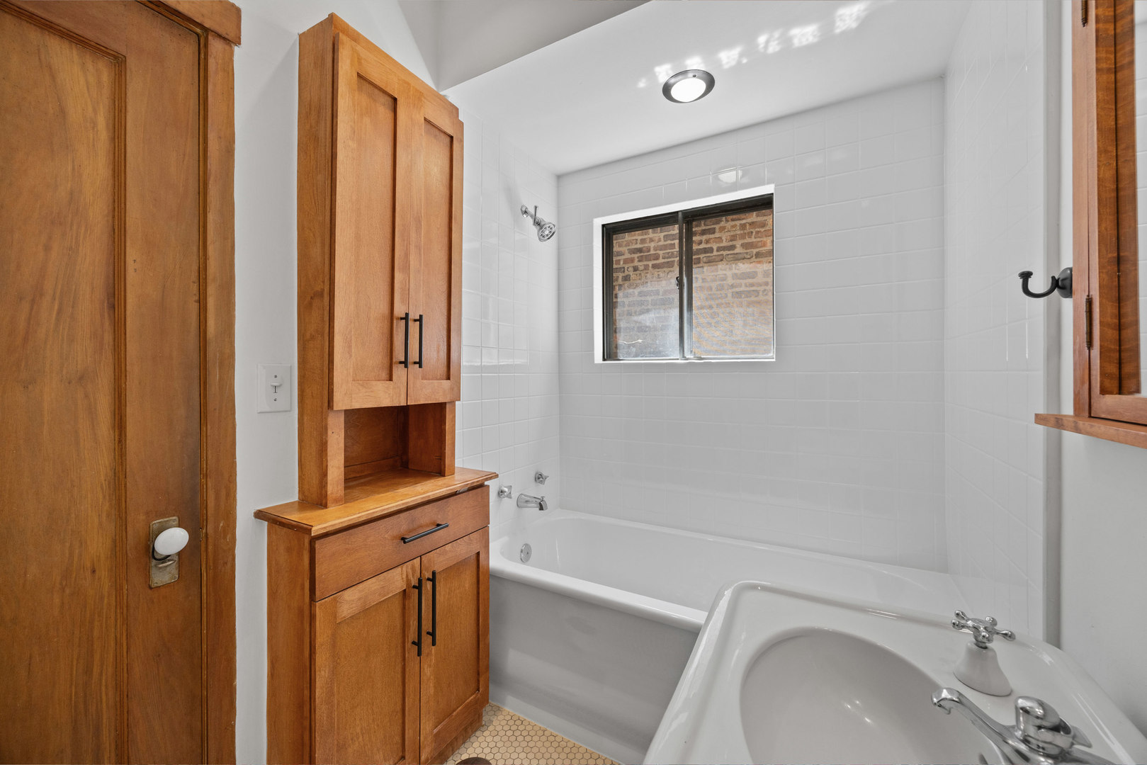 177 Linden Avenue Unit: 3