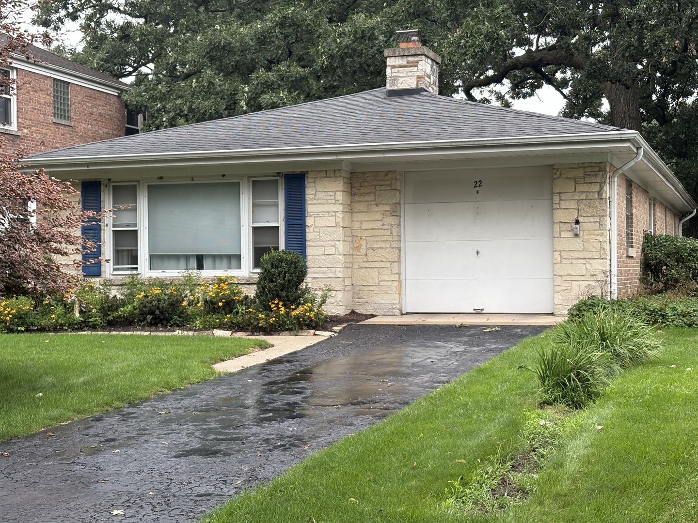 22 GALE Avenue