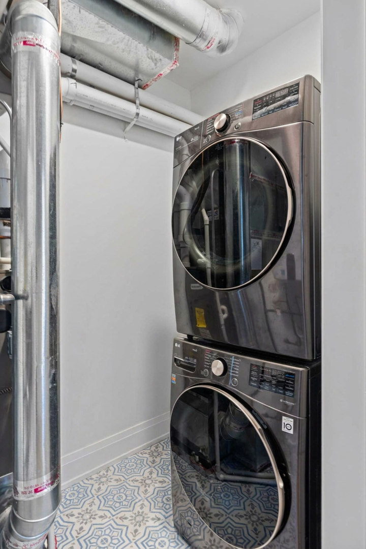 1024 Washington Boulevard Unit: 301