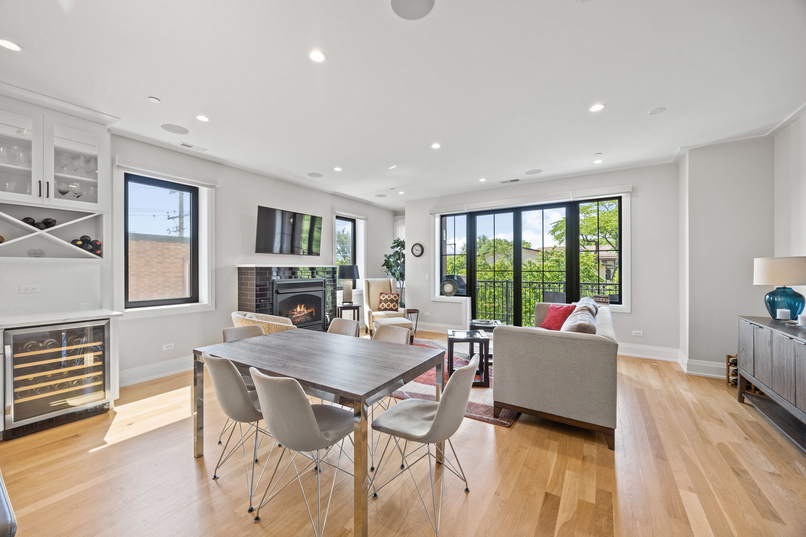 1024 Washington Boulevard Unit: 301