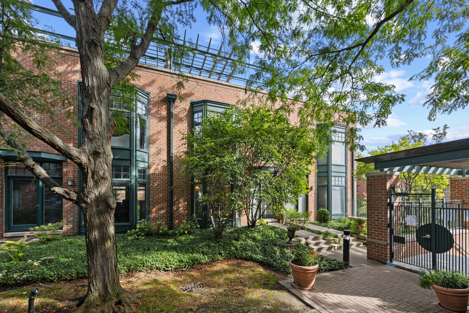 101 N Euclid Avenue Unit: 26