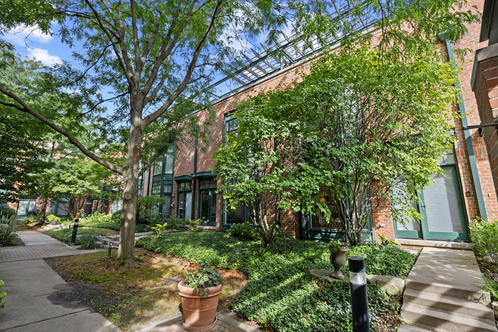 101 N Euclid Avenue Unit: 26