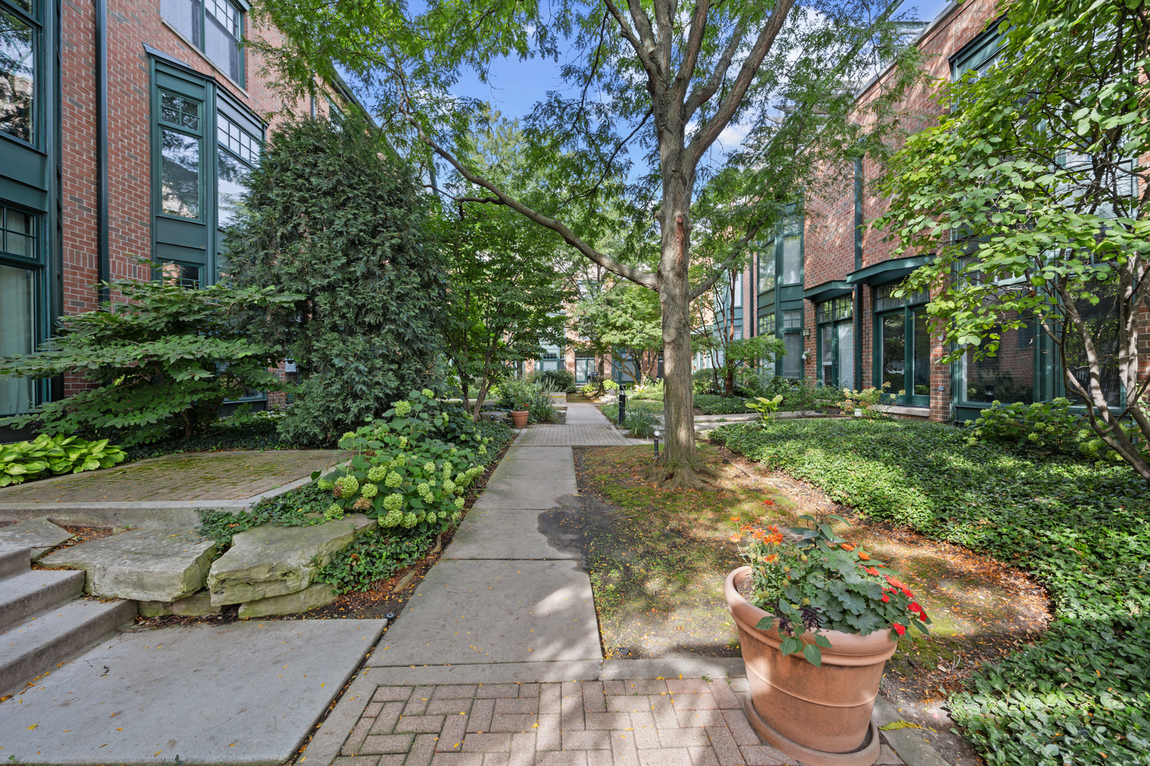 101 N Euclid Avenue Unit: 26