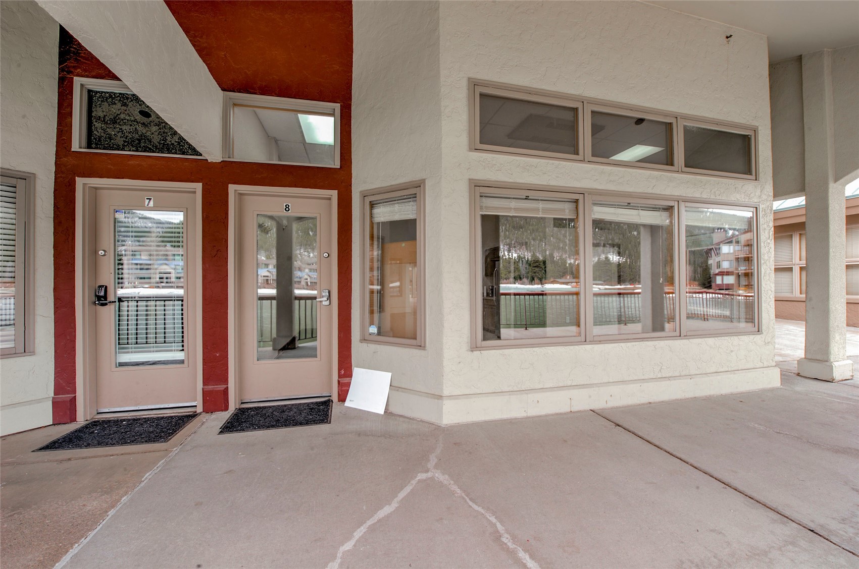 22174 Us Highway 6 8