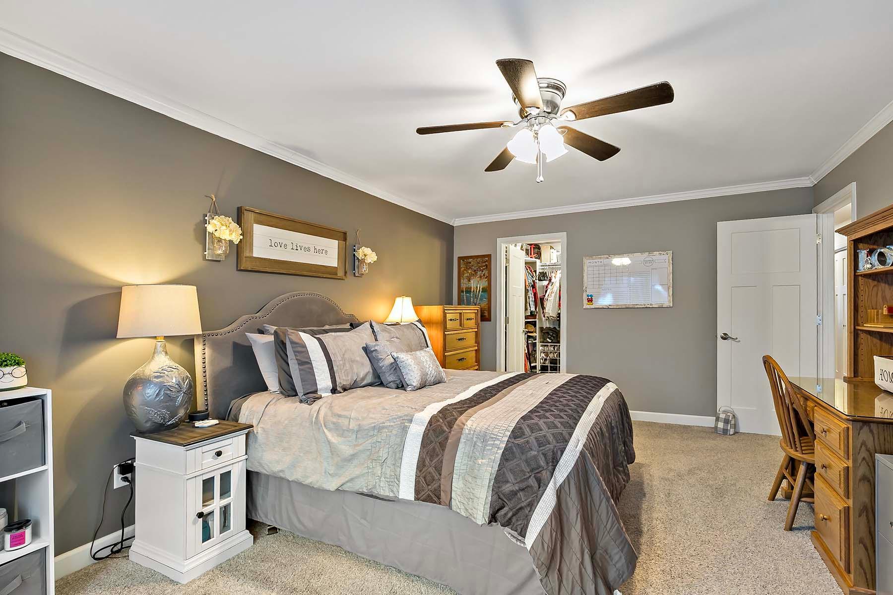 1908 Lakeview Court SW Unit: 202