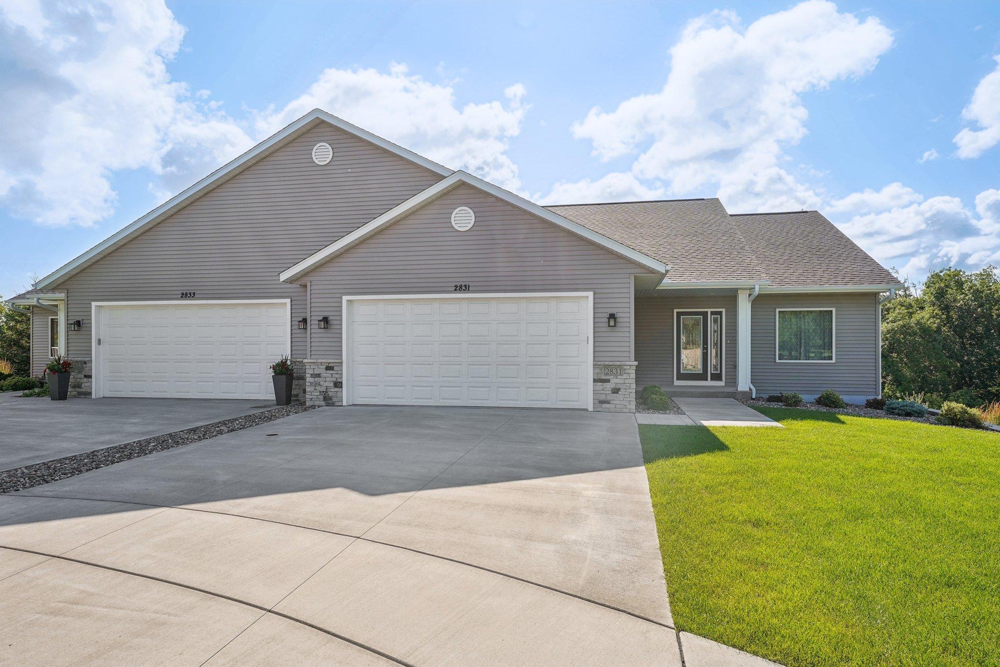 2831 Pine Ridge Boulevard