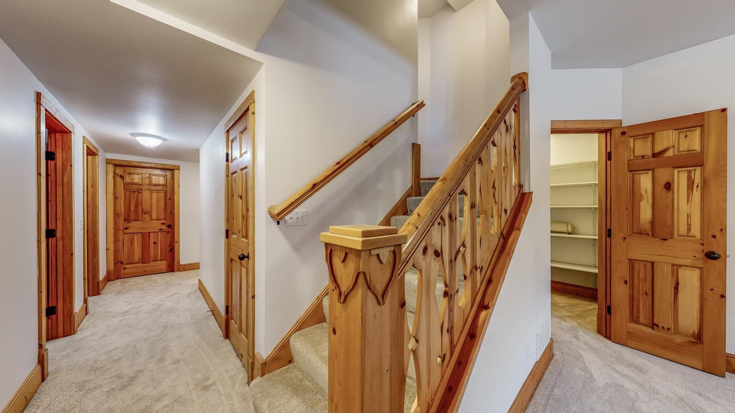 1312 Crescent Ridge Road NW