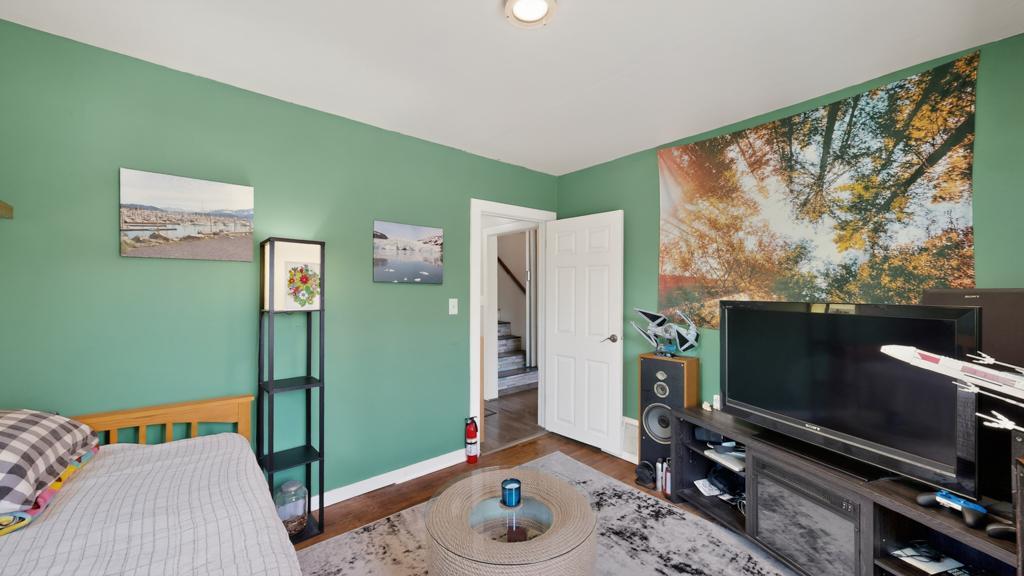308 2nd Street NW