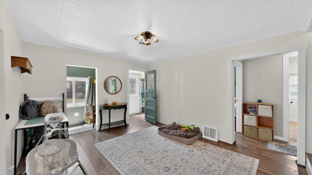 308 2nd Street NW
