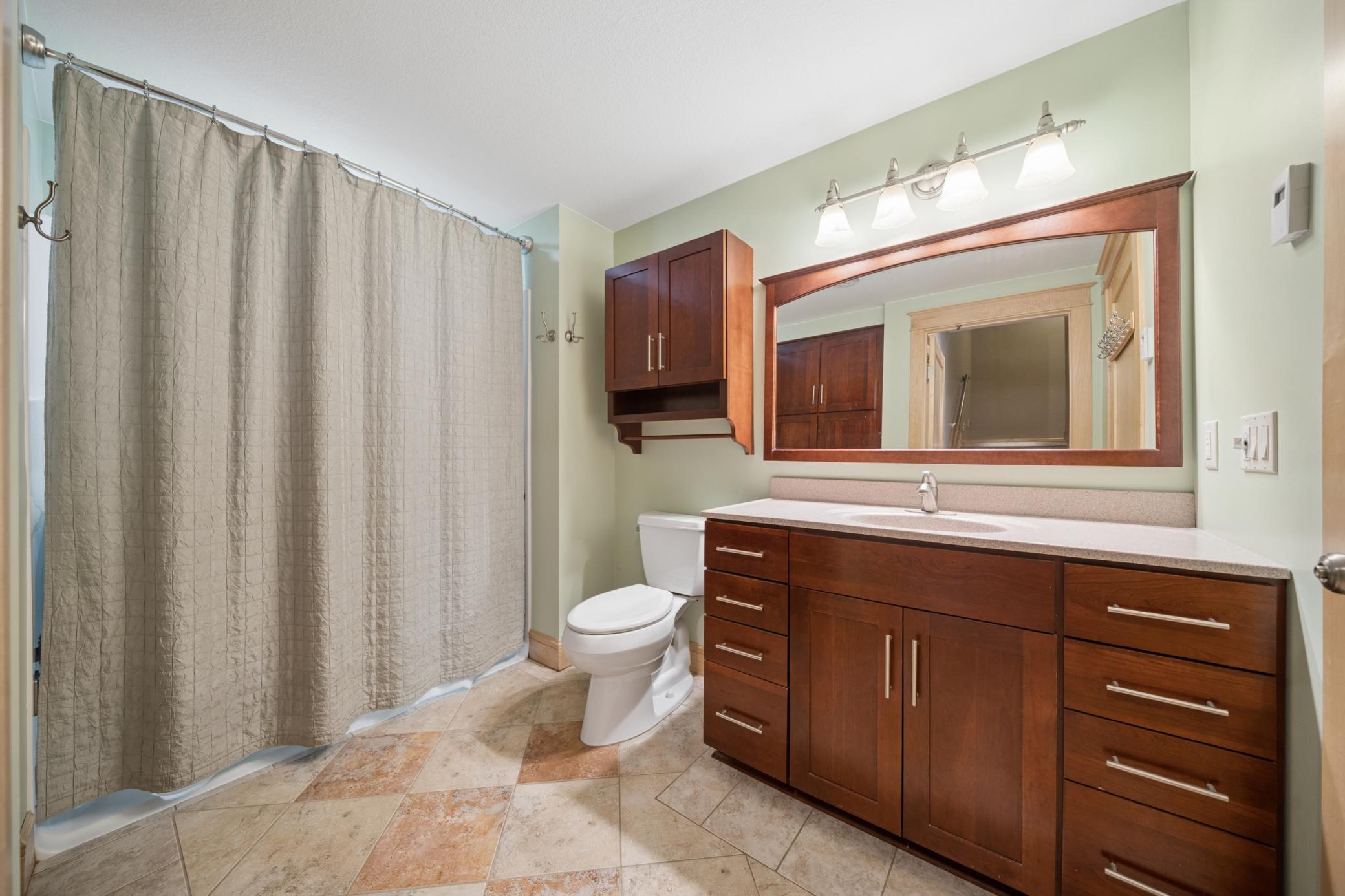 5352 Scenic Oak Drive SW