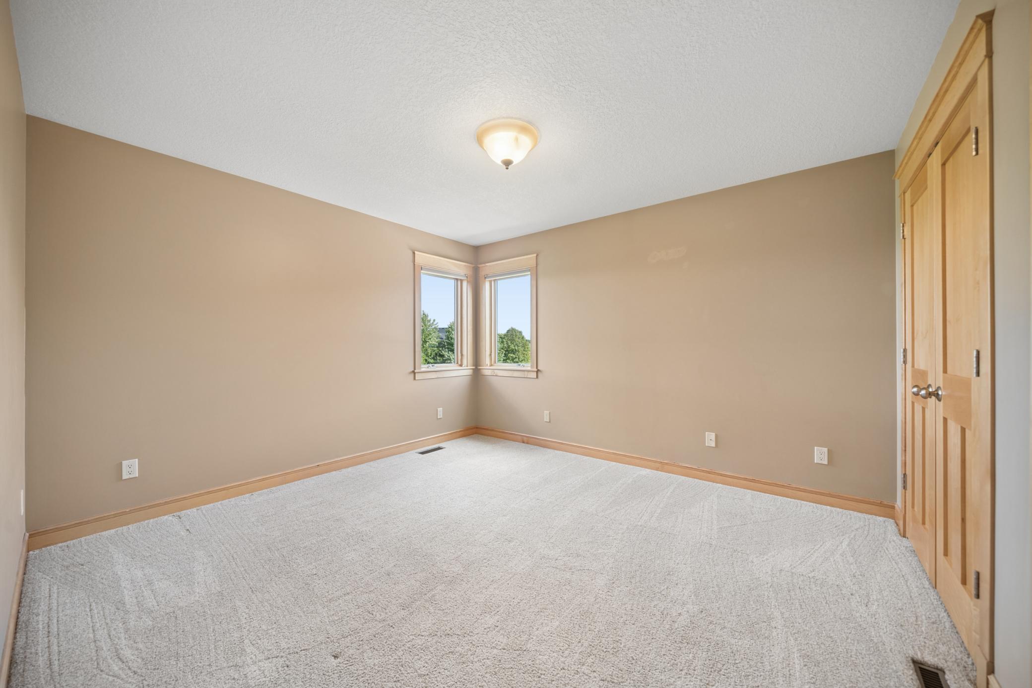 5352 Scenic Oak Drive SW