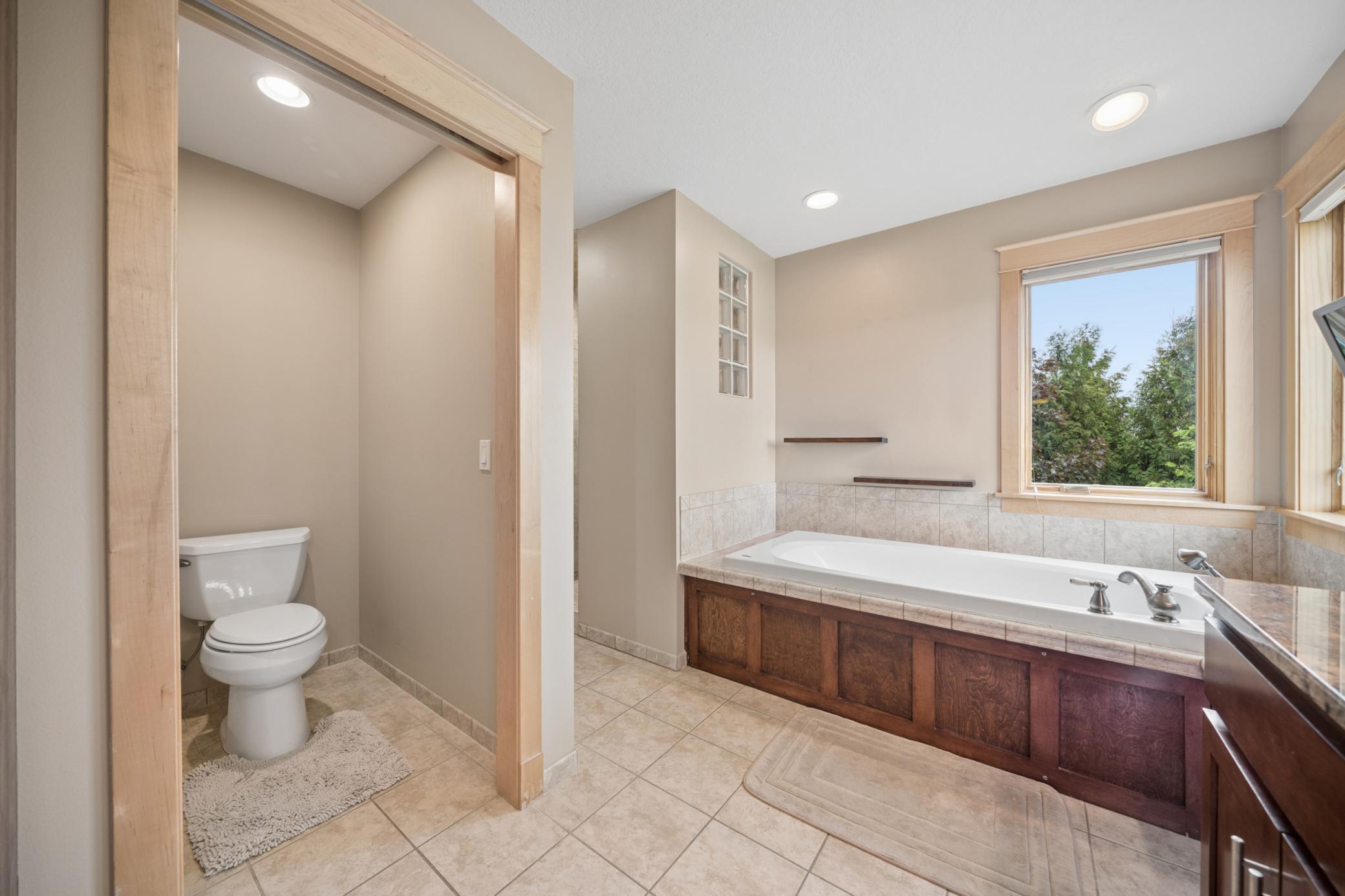 5352 Scenic Oak Drive SW