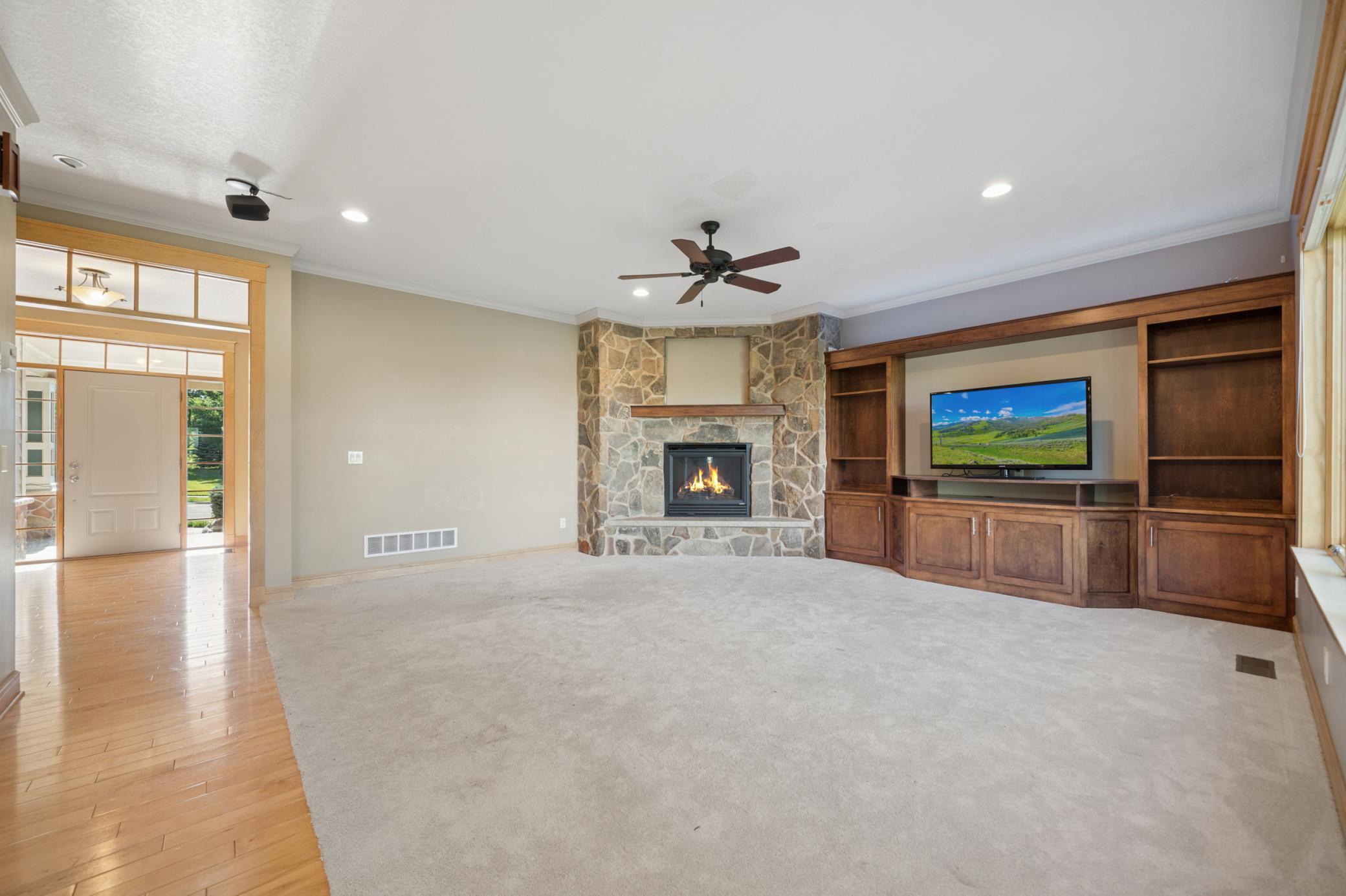 5352 Scenic Oak Drive SW