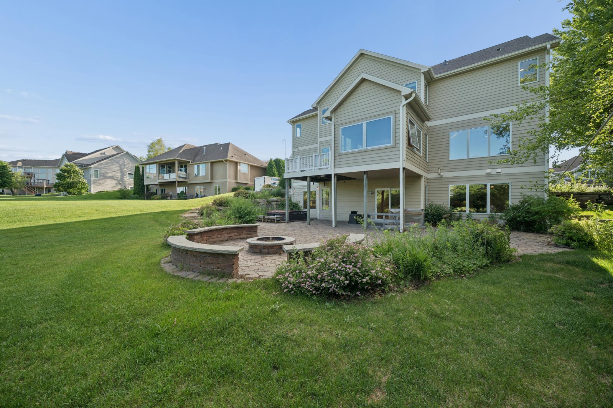 5352 Scenic Oak Drive SW