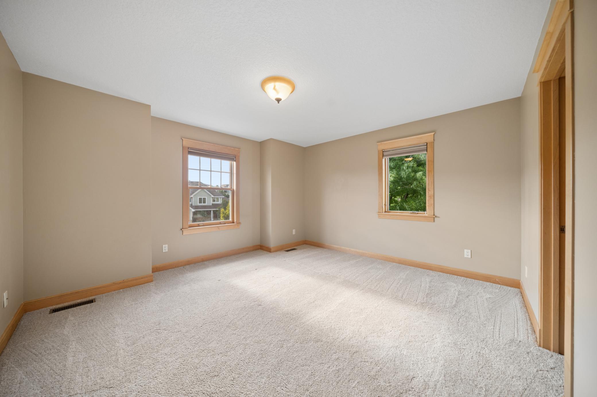 5352 Scenic Oak Drive SW