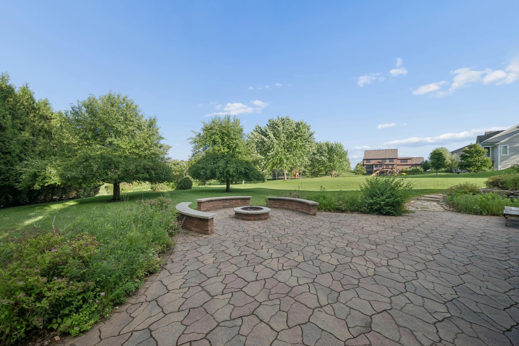 5352 Scenic Oak Drive SW