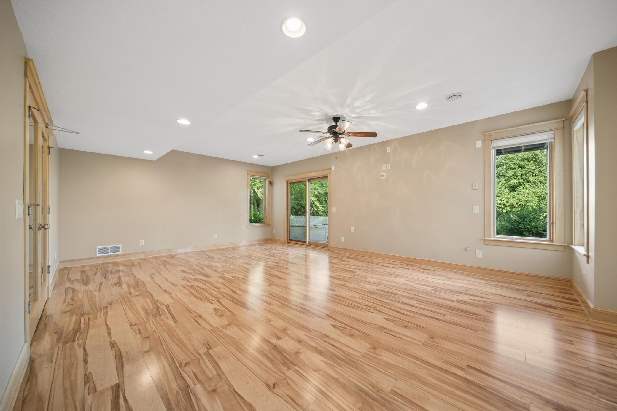 5352 Scenic Oak Drive SW