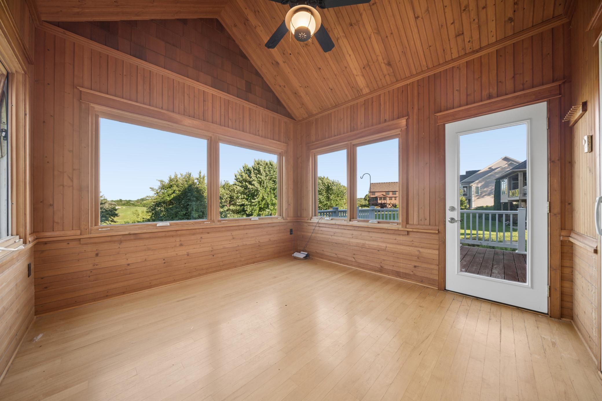 5352 Scenic Oak Drive SW