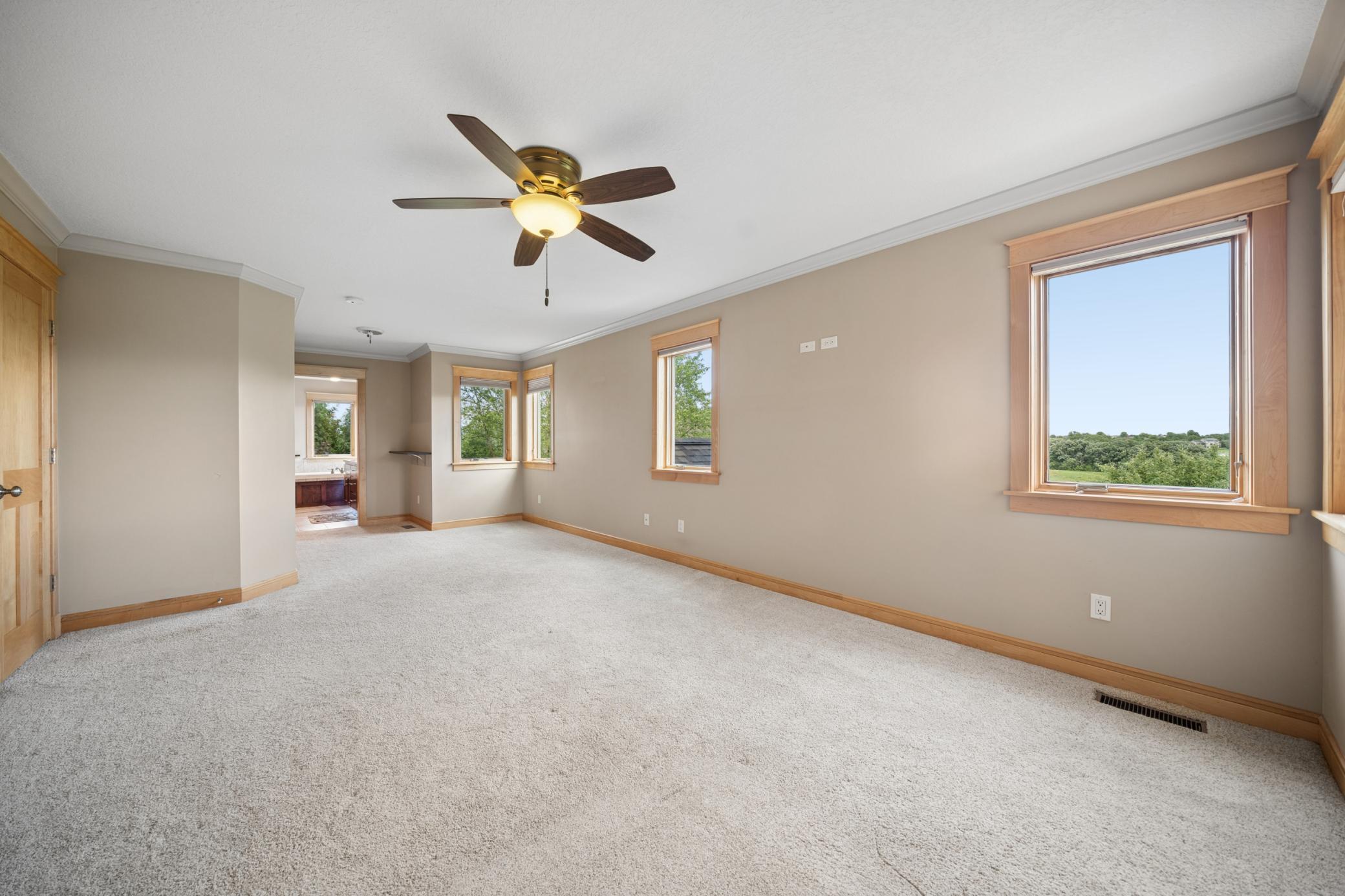 5352 Scenic Oak Drive SW